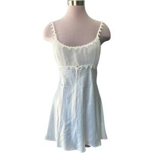 NWOT Vintage Intimo Amore Chemise Sleepwear Silky Lace Design Tie Back White M